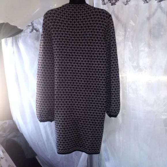 *Max studio Dress size large ( box Y ) - Picture 2 of 3